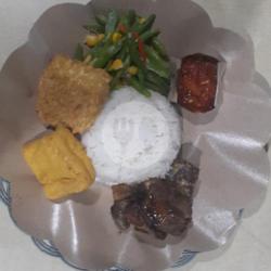 Nasi  Ati Ampela Goreng  Sayur  Tahu Tempe Goreng  Sambal