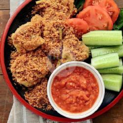 Ayam Goreng Dada Serundeng