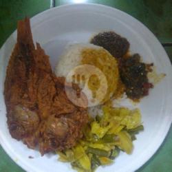 Nasi Ikan Mujaer