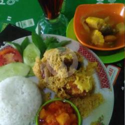 Ayam Goreng Kremes Sambel Nanas