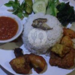 Nasi Tempong Ikan Laut