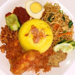 Nasi Kuning Kremes Spesial