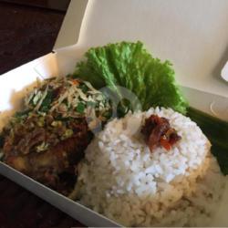 Nasi Ayam Sereh