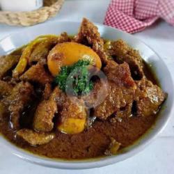 Lapis Daging Sapi