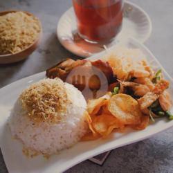 Nasi Gurih   Ayam Goreng