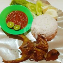 Nasi  Burung Puyuh Goreng  Sambel Lalapan