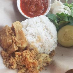 Nasi Ayam Kremes