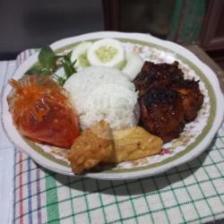 Nasi Penyet Ayam Bakar Daun Jeruk (free Tahu,tempe)