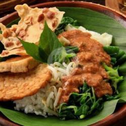 Nasi Pecel Ayam Goreng/ayam Kremes