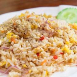 Nasi Goreng Ikan Asin Manis Pedas Gurih   Es Teh