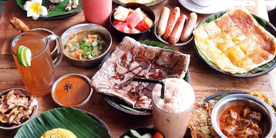 Warung Bunana (Roti Canai, Teh Tarik, Martabak & kare), Gatot Subroto Timur