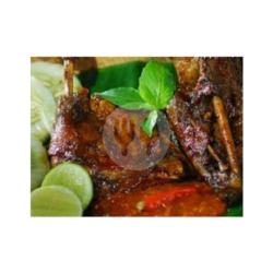 Bebek Bakar Sambal Terasi