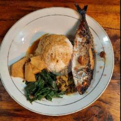 Nasi Padang Ikan Kembung Bakar