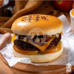 Black Montana Burger