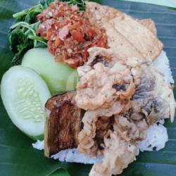 Nasi Tempong Jumbo Kulit Ayam Sambel Terasi Ndower