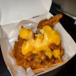 Fire Crispy Chicken Wing With Cheese Sauce