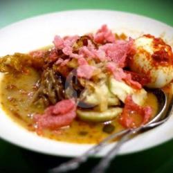 Lontong Medan Pakai Telor..