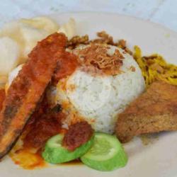 Nasi Uduk Pake Ikan