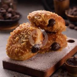 Chocolate Hazelnut Crispy Donuth