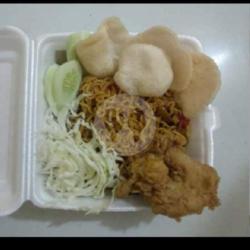 Mie Goreng Judes   Ayam Goreng Free Es Teh