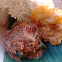 Pecel Plus Gorengan(1pc)(sayuran Segar)