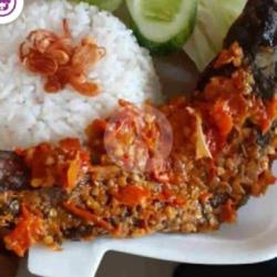 Nasi Lele Geprek  Mineral Gelas