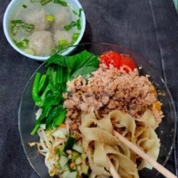 Kwetiaw Rebus Bakso (free Es Teh)