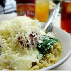 Indomie Kuah Telor Keju Kornet