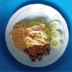 Nasi Kuning Telur Dadar Iris