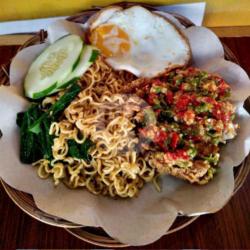 Indomie Ayam Geprek Telur