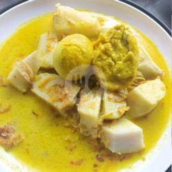 Lontong Kari Telor