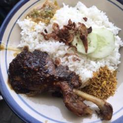 Nasi Bebek Sambel Hitam Khas Madura