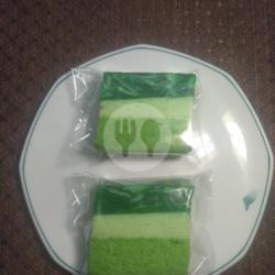 Cake Pandan Kelapa Muda