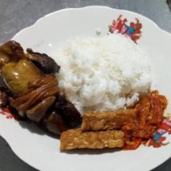 Nasi Penyetan Jeroan Ayam