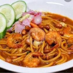 Mie Aceh Tumis Udang Cumi