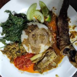 Nasi Dan Lele Goreng