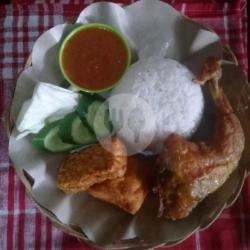 Paket Ayam Goreng Maknyus