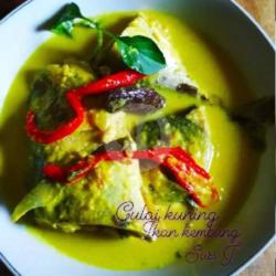 Ikan Kembung Gulai Kuning