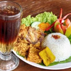 Paket Special Ayam Goreng Serundeng