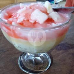 Sop Durian Kelapa Strawberry