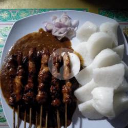 Sate Ayam Sepesial Tampa Kulit   Lontong   Es Teh