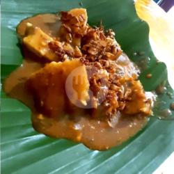 Ketupat  Kuah Sate Padang