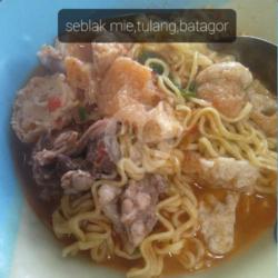 Mie,tulang,batagor