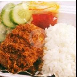 Nasi Ayam Serundeng Tempe Sambel Lalapan