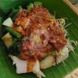 Pecel Lontong Mantull