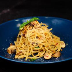 Spaghetti Aglio E Elio Smoked Beef Mushroom