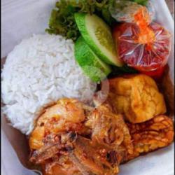 Nasi Ayam Penyet Sambel Terasi Goreng