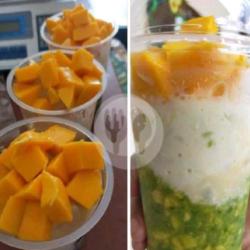 Sop Durian Pokat Kocok Susu Toping Keju Mangga