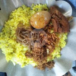 Nasi Kuning Ikan   Telur