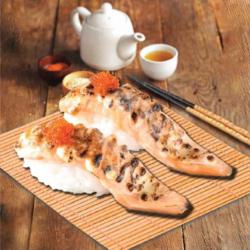 Salmon Belly Aburi Nigiri (2 Pcs)